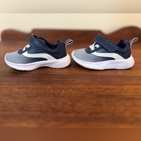 Wonder Nation Sneakers Toddler Size 3 - Picture 3 of 6